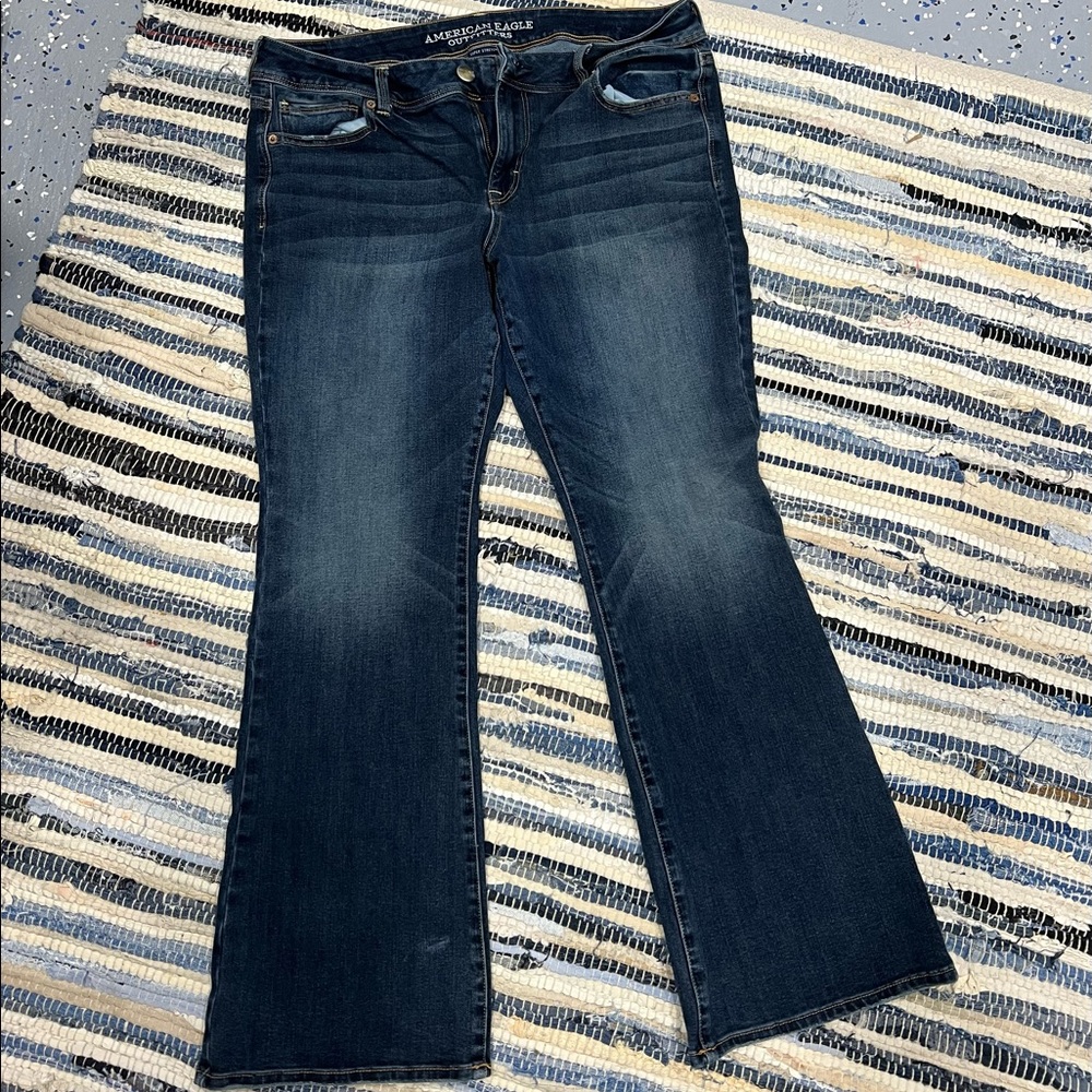 Womens American Eagle jeans size 16short Mid rise fit